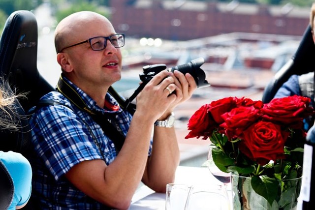 Photoday na platformie Dinner In The Sky odbył się w niedzielę, 22 maja - uczestnicy mieli okazję zrobić zdjęcia z ponad 50 metrów nad ziemią! Zdjęcia osób, które wzięły udział w akcji znajdziecie niedługo na naszym serwisie!