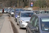 Wszystkich Świętych we Wrocławiu: Zmiany w organizacji ruchu. Tu nie zaparkujesz!