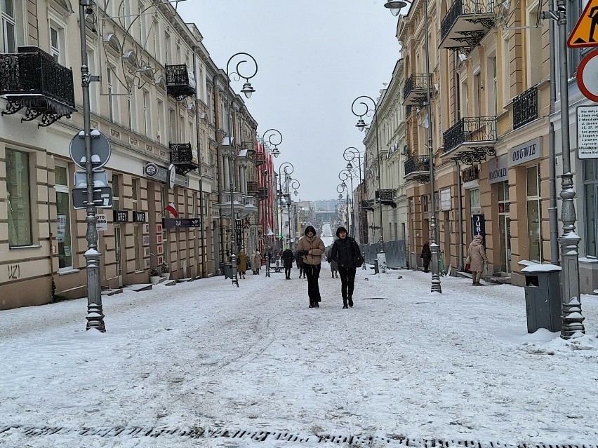 Zima w Kielcach. Tak wygląda miasto zasypane śniegiem. Piękne widoki i... zaspy na drogach. Zobacz zdjęcia
