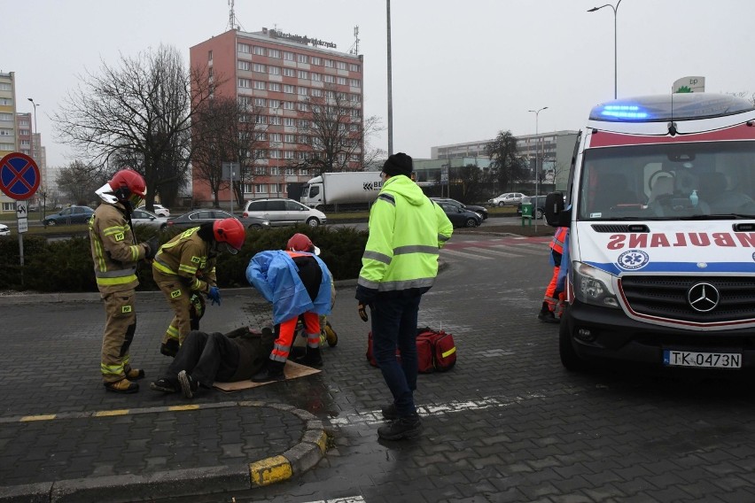 Pożar przy stacji paliw na alei Solidarności w Kielcach. Było groźnie, jedna osoba w szpitalu (ZDJĘCIA)