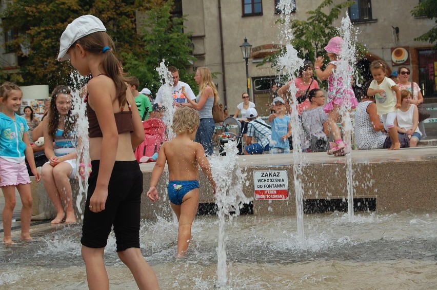 - Zakaz kąpieli w fontannie w Olkuszu jest bezsensowny -...