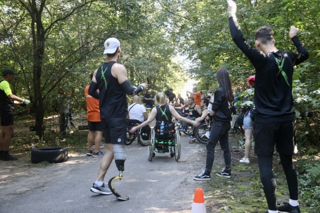 Wyjątkowe zawody na poligonie WAT. W Warszawie odbył się Wheelmageddon