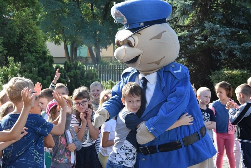 Policjanci z Obornik odwiedzają szkoły podstawowe