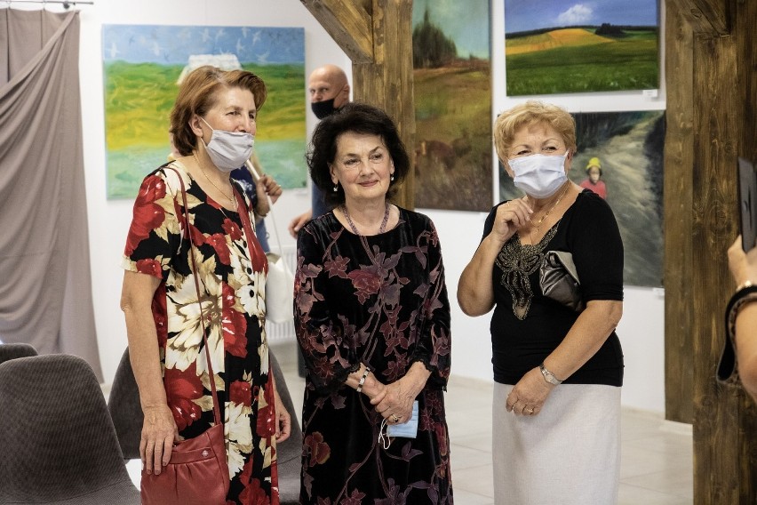 Pierwsza wystawa w Klubie Senior +. Swoje obrazy prezentowała malarka związana od 40 lat z Sokólszczyzną 