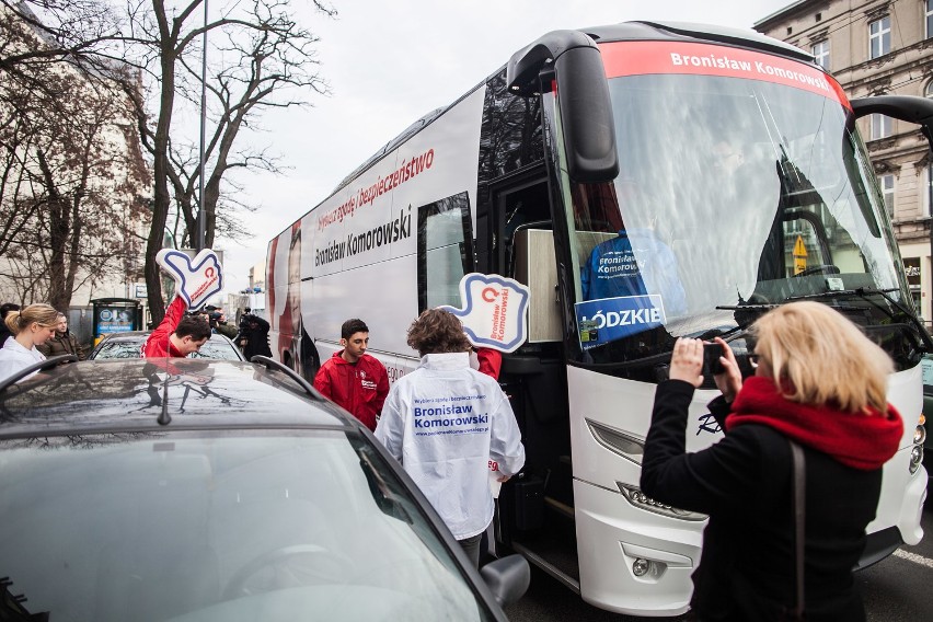 W Łodzi zaprezentowano Bronkobus. Otwarcie sztabu wyborczego Bronisława Komorowskiego [ZDJĘCIA] 