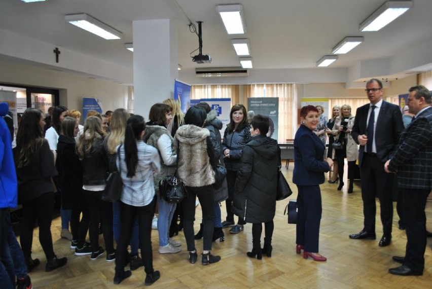 Targi pracy odbyły się w Podkarpackim Centrum Edukacji...