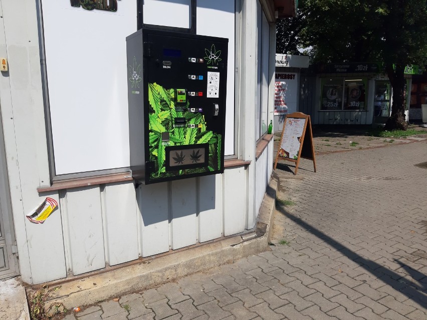 Green Story - na ulicach Warszawy pojawiły się "Trawomaty". Kupimy w nich produkty z konopi zawierające CBD oraz THC
