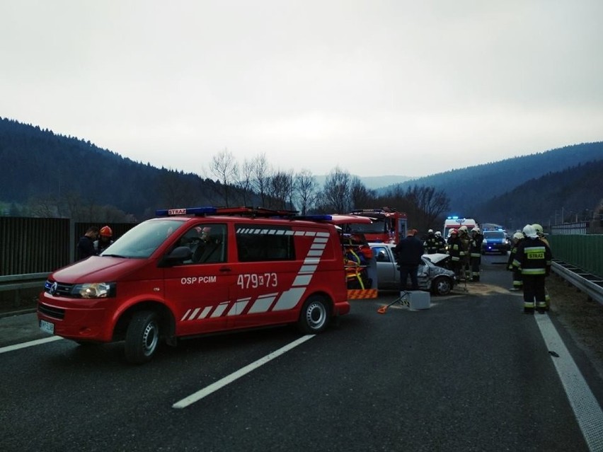 Myślenice. Wypadek na zakopiance. Trzy osoby ranne