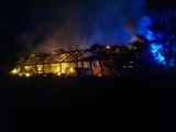 W niedzielę nad ranem w Borui Nowej doszczętnie spłonęła stodoła! [ZDJĘCIA]