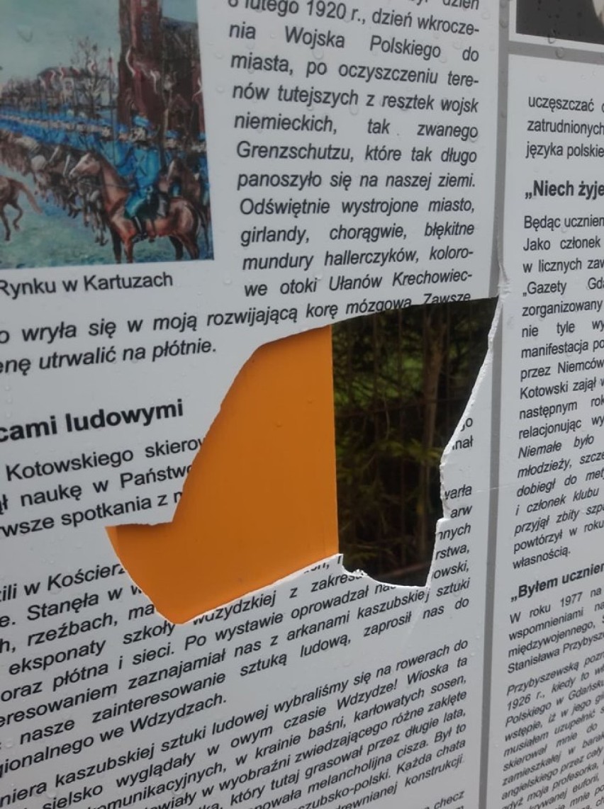 Policja zatrzymała 29-latka, który uszkodził tablicę w Parku im. H. Kotowskiego w Kartuzach