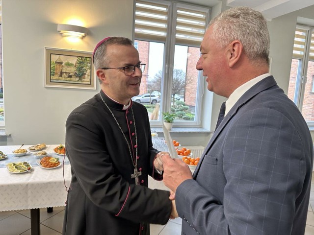 Burmistrz Błaszek na świątecznym spotkaniu u biskupa Damiana Bryla