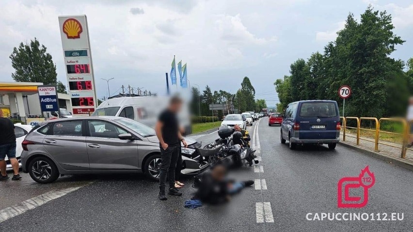 Wypadek w Gnojniku, samochód osobowy zderzył się z...