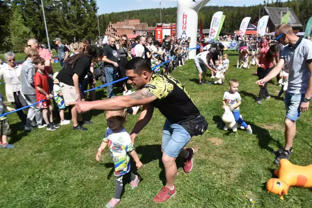 Bieg z przeszkodami dla dzieci Runaway Drogbruk Junior w Boguszowie-Gorcach