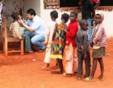 Poznańscy dentyści w Kamerunie muszą zastępować szamanów [ZDJĘCIA]