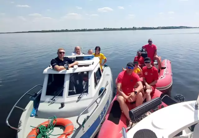 Policjanci oraz ratownicy w wyniku podpisanych porozumień w maju służbę na wodzie będą pełnić do 3 września.