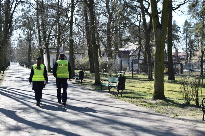 Koronawirus: Śremska policja prowadzi kontrole i zapowiada...