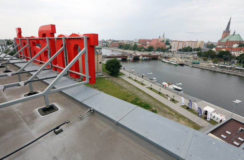 Widok z dachu Lastadii jest naprawdę imponujący. Można...