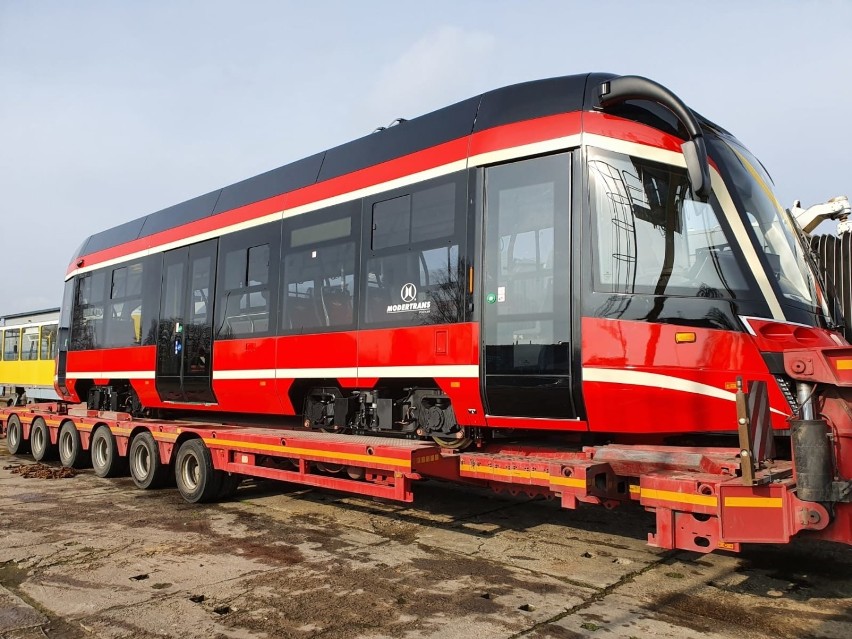 Jest nowy wagon dla Tramwajów Śląskich. Jak wygląda nowy tramwaj? ZDJĘCIA