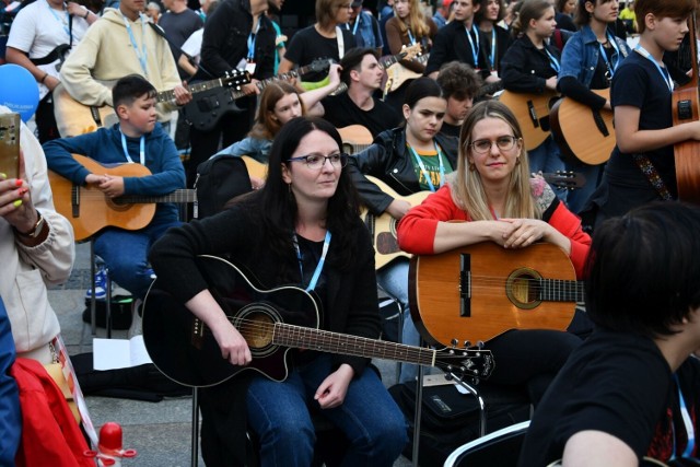 Największy Zespół ROCKowy na kieleckim Rynku to co roku wspaniałe widowisko. Muzycy dopisali i tym razem.