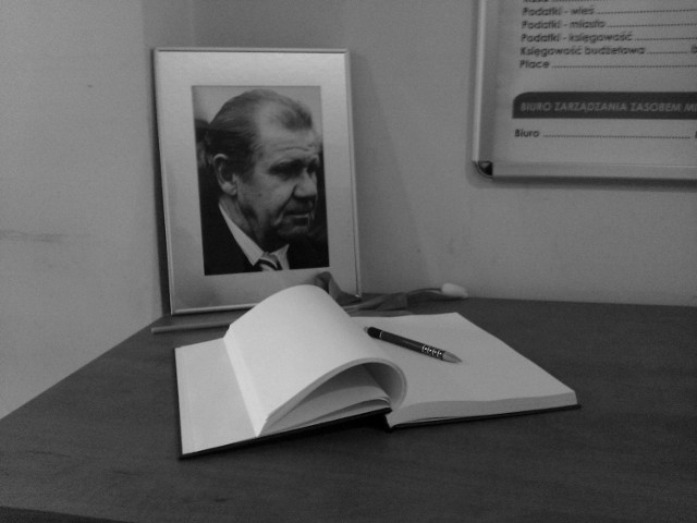 Księga kondolencyjna Włodzimierza Smolarka
