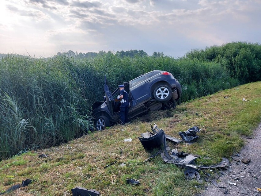 Wypadek w gminie Gidle. Kierująca z 4 promilami zderzyła się z busem [ZDJĘCIA]