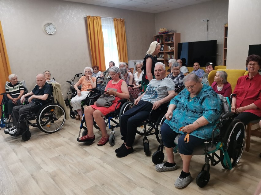 W Domu Seniora „Pogodna Dolina” w Siedliskach k. Rzeszowa  odbyło się spotkanie dla starszych z muzyką i poezją