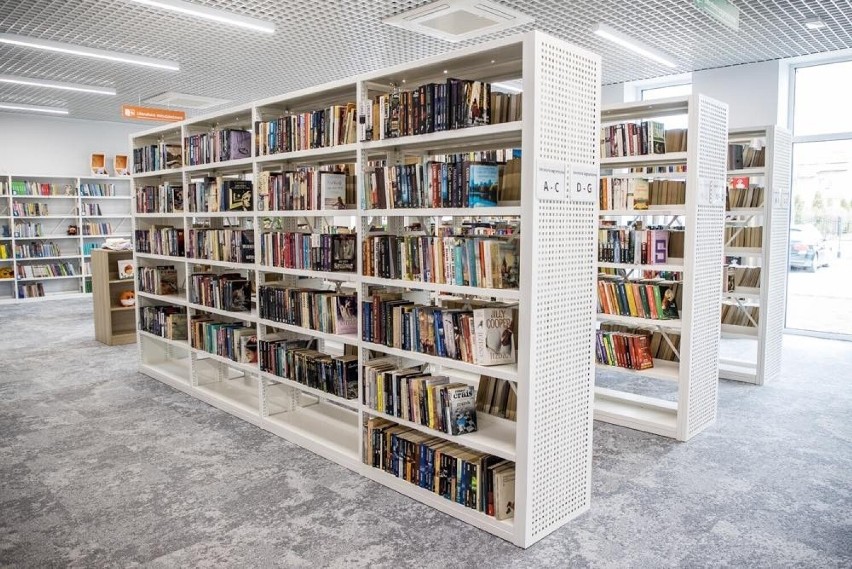 Od szafy z książkami po nowoczesny gmach. Otwarto Samorządowe Centrum Kultury i Bibliotek w Szczucinie