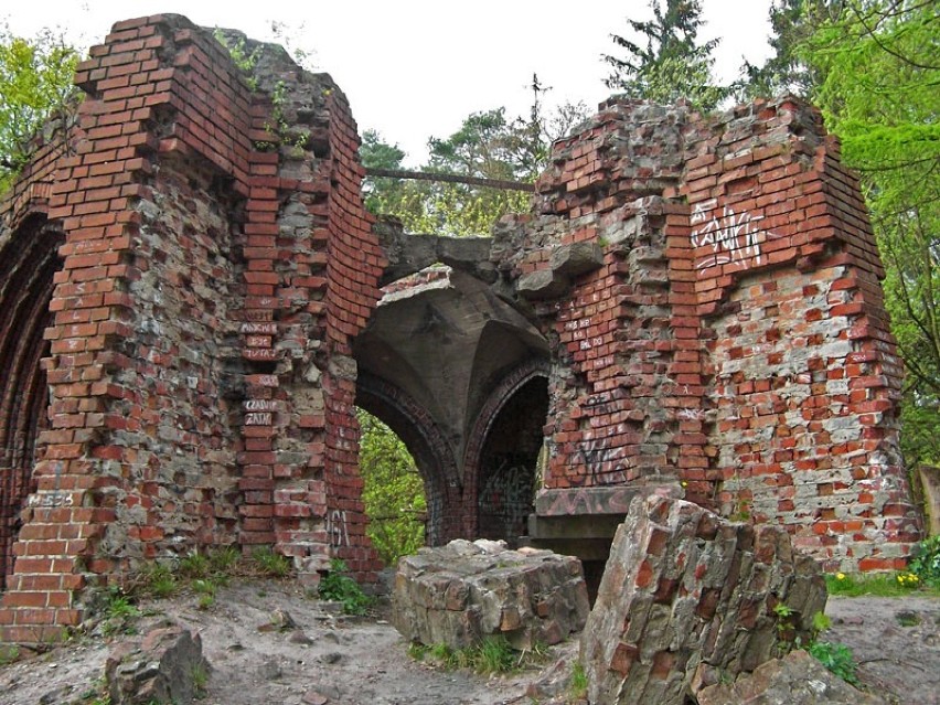 Pod ruinami wieży Quistorpa znajdują się podziemia z...