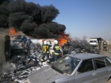 Pożar w Pomarzanach: Paliły się części samochodowe [ZDJĘCIA]