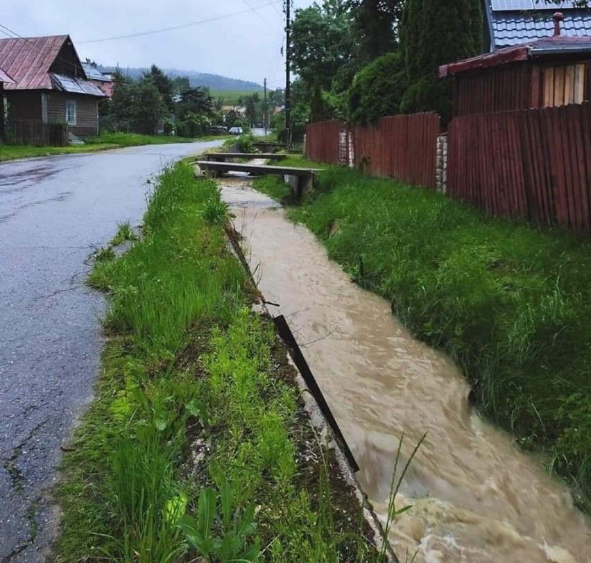 Mieszkańcy czekają na regulację pozornie niewinnego potok,...