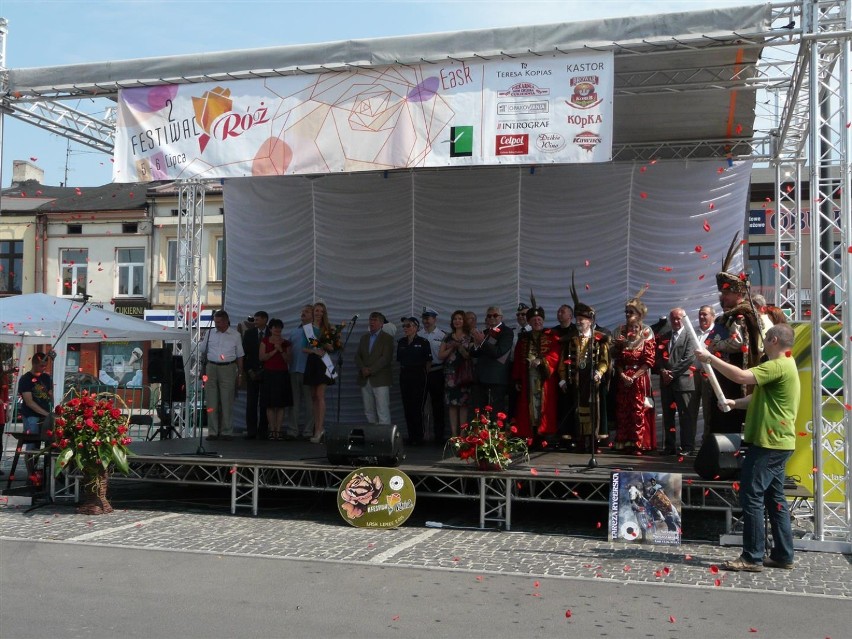 Festiwal Róż w Łasku. Festyn rodzinny na placu 11 Listopada