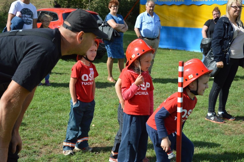 Dziecięca drużyna pożarnicza przy OSP w Tuchlinie na VI...