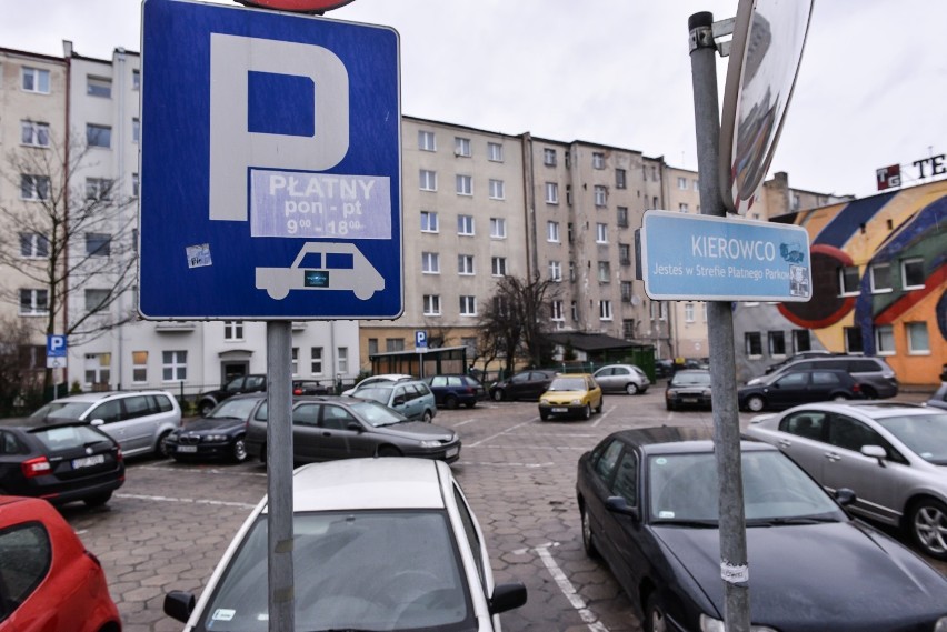 Gdynia. Kartka z kalendarza (6.10.2015). W Gdyni nadal nielegalnie pobierają opłaty za parkowanie. Będzie pozew zbiorowy przeciwko miastu?