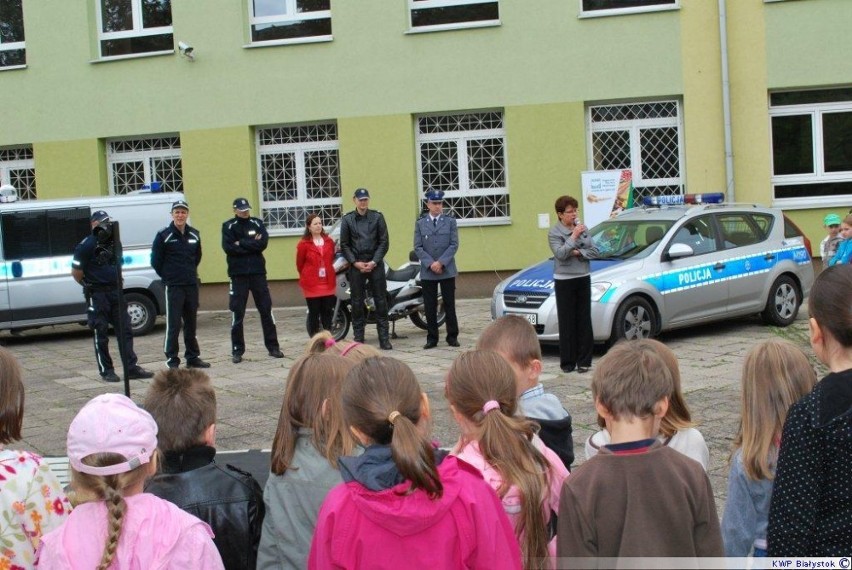 Policjanci z Białegostoku spotkali się z dziećmi [zdjęcia]