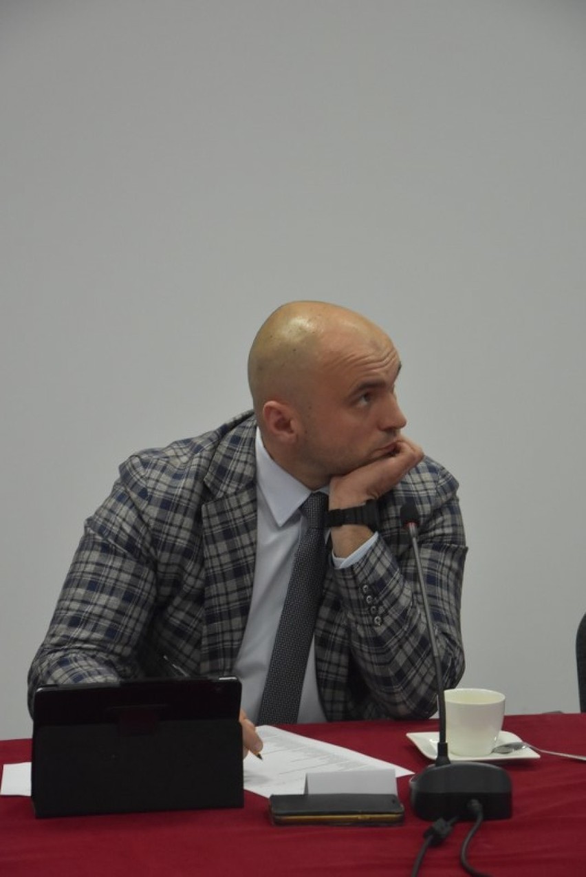 Powiat Września: Radni wybrali członków komisji i ich przewodniczących 
