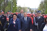 Prezydent Komorowski w Częstochowie. Zasadził dąb i szedł w pielgrzymce strażaków [FOTO, WIDEO]