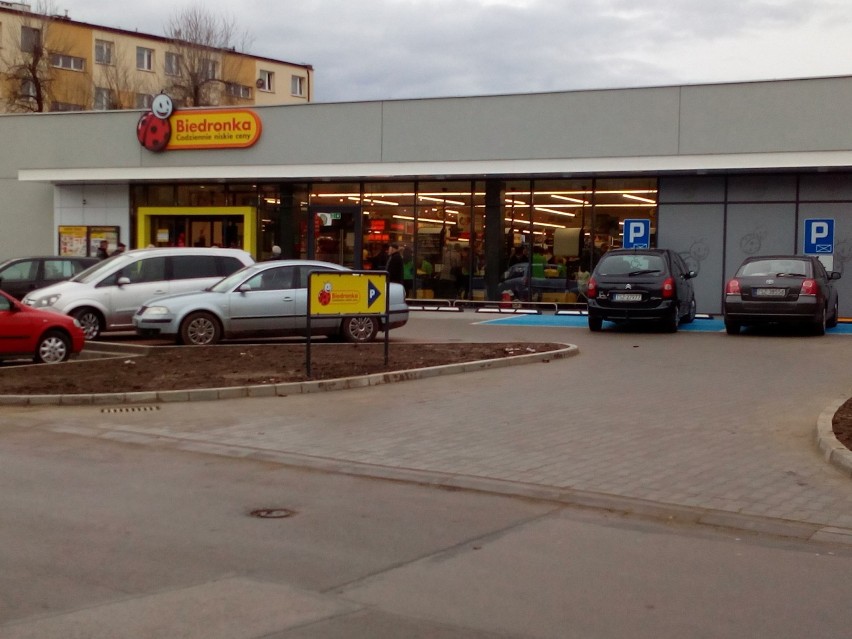 Już można robić zakupy w Biedronce przy ulicy Jana Pawła II w Staszowie (ZDJĘCIA)