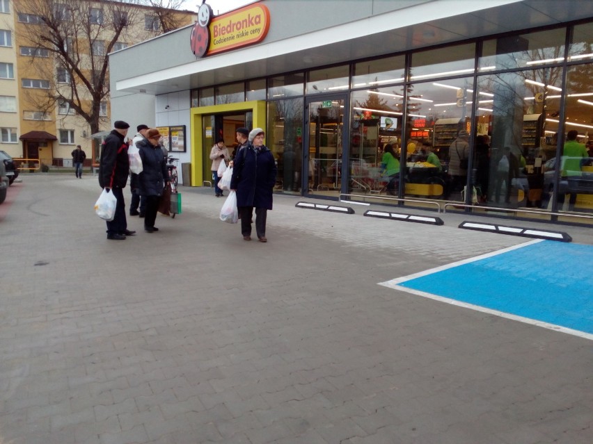 Już można robić zakupy w Biedronce przy ulicy Jana Pawła II w Staszowie (ZDJĘCIA)