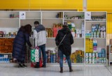 Potrzebne jest wsparcie. Apel o przynoszenie żywności do punktu pomocy w dawnym Tesco