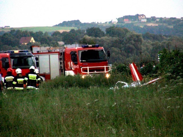 Wypadek awionetki Łososina Dolna: dwie osoby nie żyją [ZDJĘCIA]