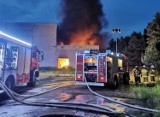 Pożar w Bogatyni. Płonie składowisko odpadów niebezpiecznych. Strażacy wciąż walczą ze skutkami żywiołu