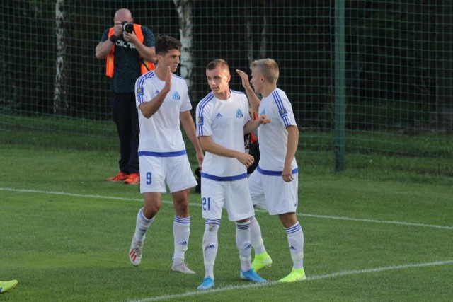 Przed rokiem Ruch Chorzów pokonał w PP Podlesiankę, a kibice Niebieskich oglądali ten mecz zza płotu katowickiego stadionu  

Zobacz kolejne zdjęcia. Przesuwaj zdjęcia w prawo - naciśnij strzałkę lub przycisk NASTĘPNE