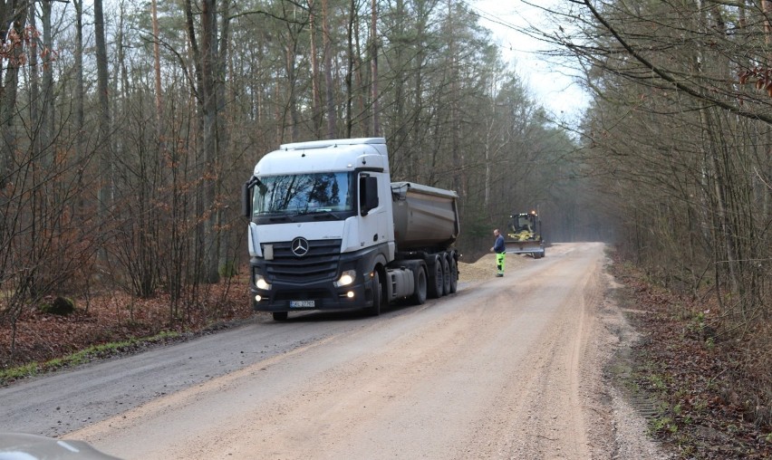 Zakończyła się przebudowa drogi do miejscowości Grudzeń Las w gminie Sławno [ZDJĘCIA]