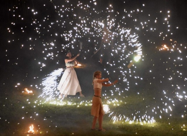 W ostatnich latach wieczorny spektakl "Oblężenie Malborka 1410" kończył się efektownym widowiskiem fireshow. Tym razem będzie podobnie.