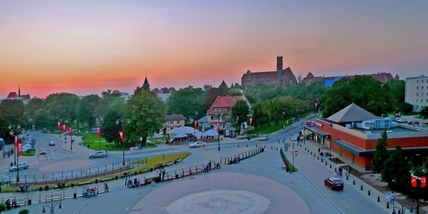 Malbork o zachodzie słońca