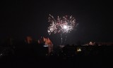 Powitanie roku 2023 w Malborku. W sylwestrową noc mieszkańcy odpalili fajerwerki 