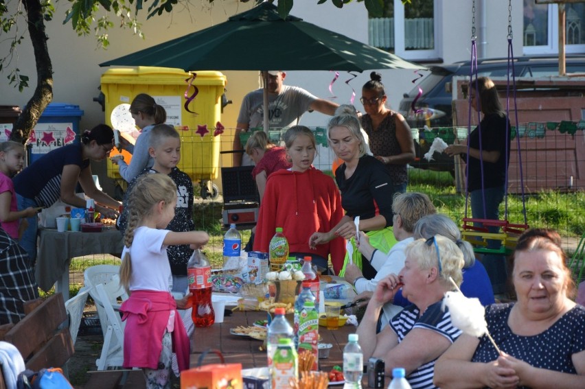 Lębork. Na Stryjewskiego wyciągnęli ludzi z domów i urządzili imprezę