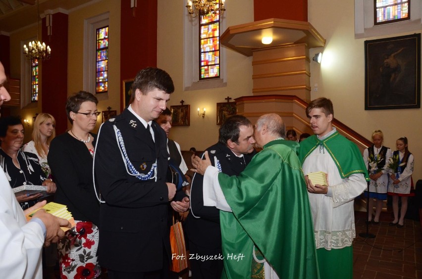 Uroczysta Msza święta z okazji odejścia z parafii...