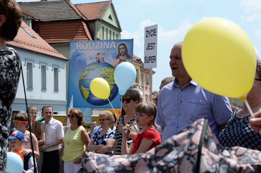 Ulicami Wodzisławia Śl. przeszedł Marsz dla życia i rodziny