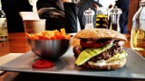 Lublin. Gdzie zjemy najlepszego burgera w mieście? TOP 15 najlepiej ocenionych miejsc. Sprawdź